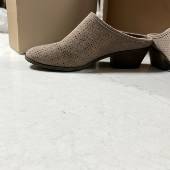 Taupe colored slides - Picture 2 of 2